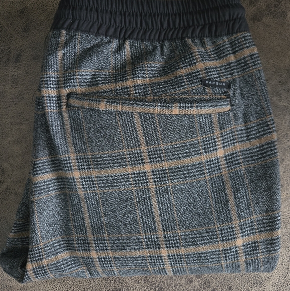 PacSun Gray and Tan Plaid Sweatpants - Picture 6 of 7